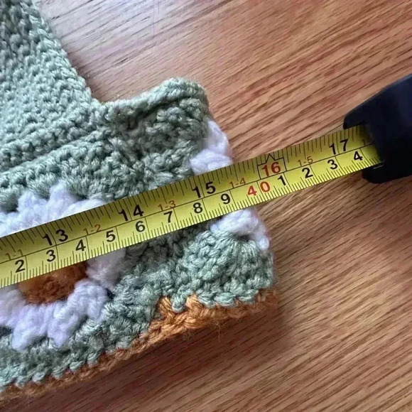 Women's boho summer Music festival Crochet Daisy Crop Top Adjustable Size - Picture 6 of 6